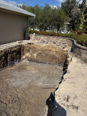 Pool Builder in Alva, FL (2)